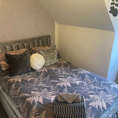 Meadow View Flat 1 Apartment Hurst Bagian luar foto