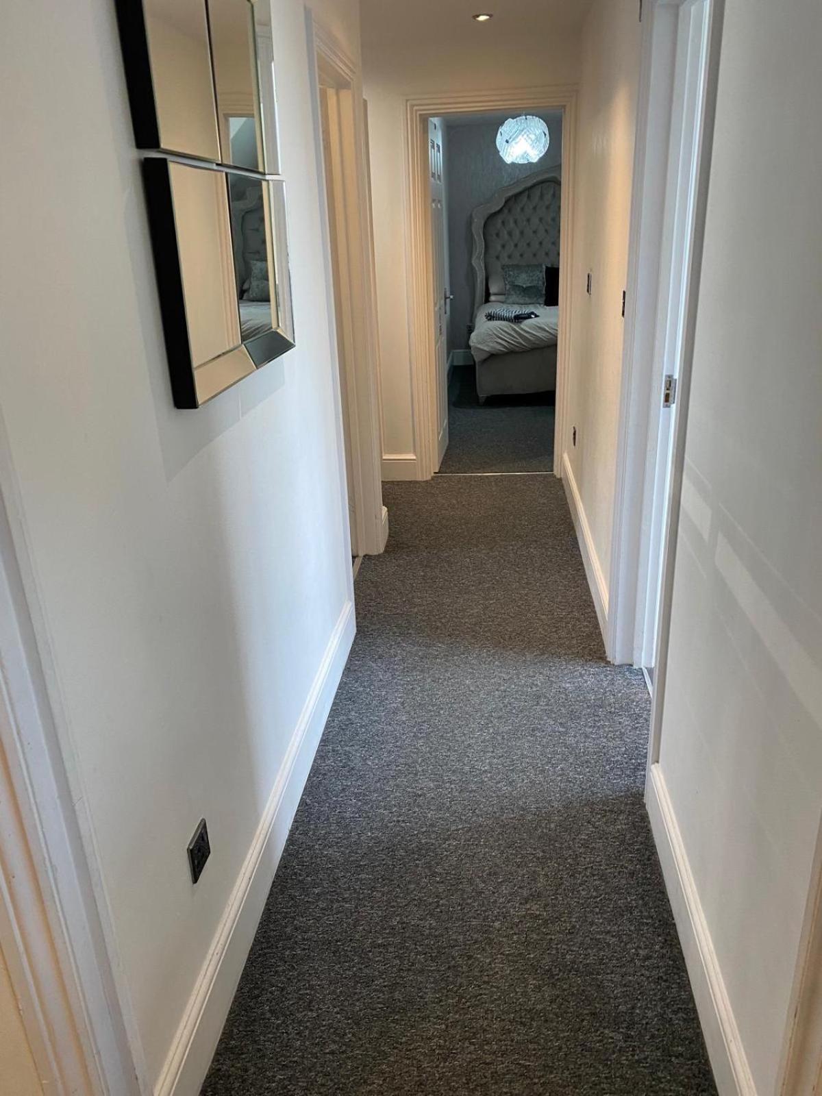 Meadow View Flat 1 Apartment Hurst Bagian luar foto