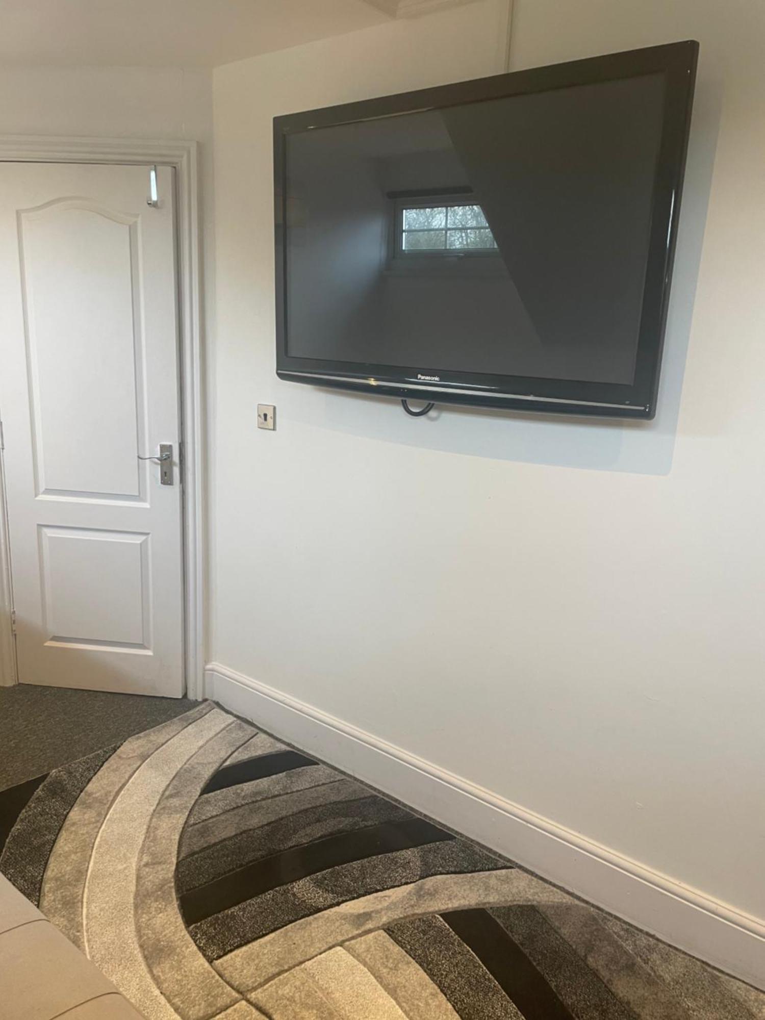 Meadow View Flat 1 Apartment Hurst Bagian luar foto